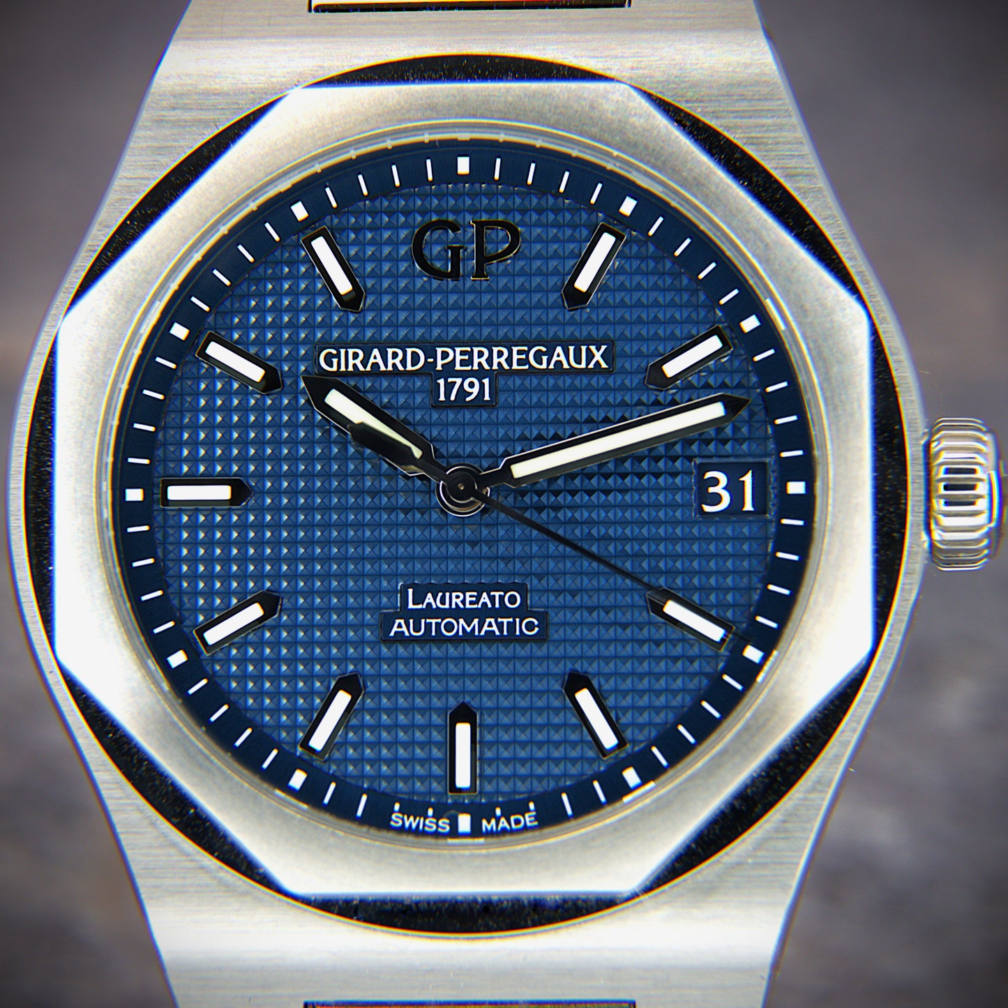 Girard-Perregaux Laureato 81010-11-431-11A