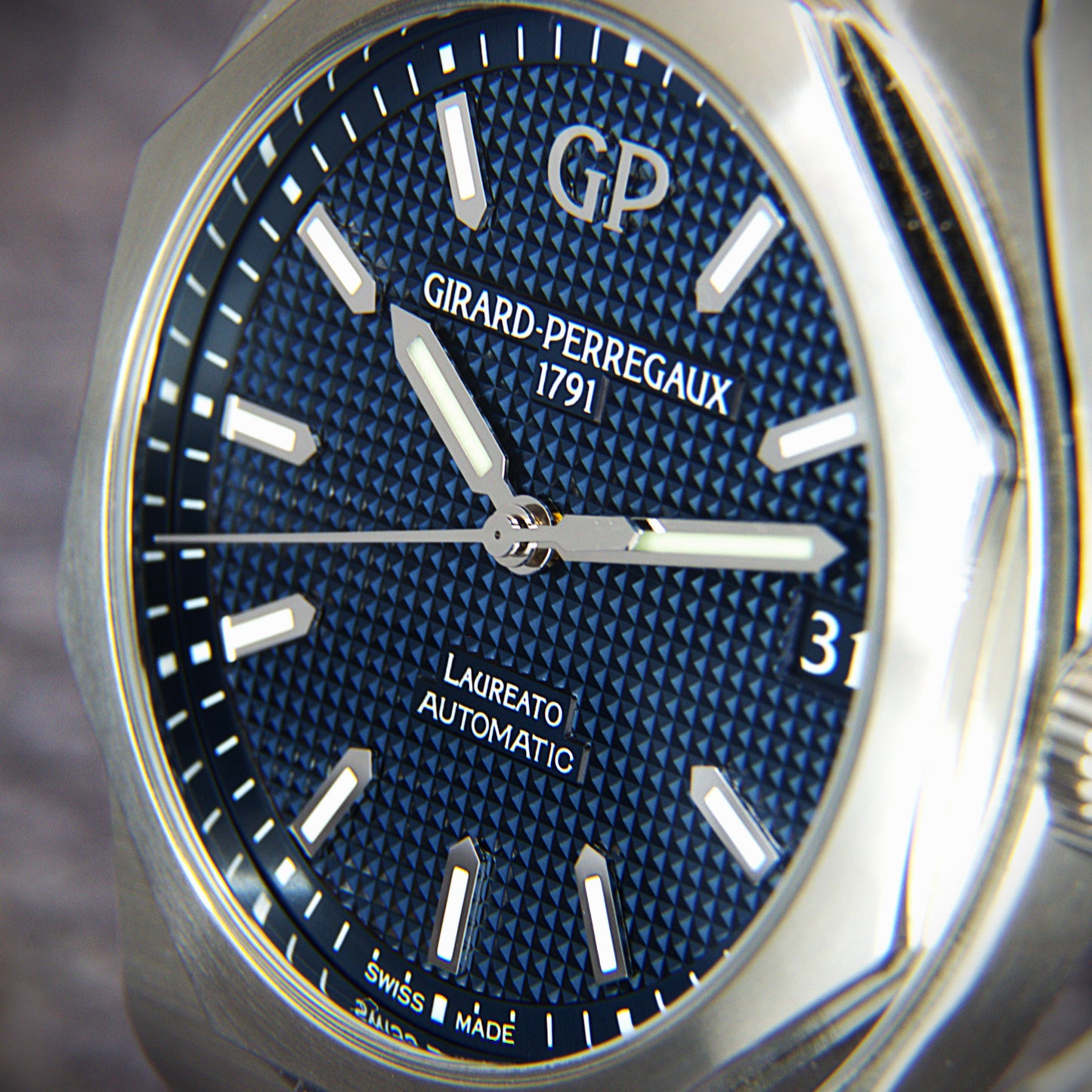 Girard-Perregaux Laureato 81010-11-431-11A