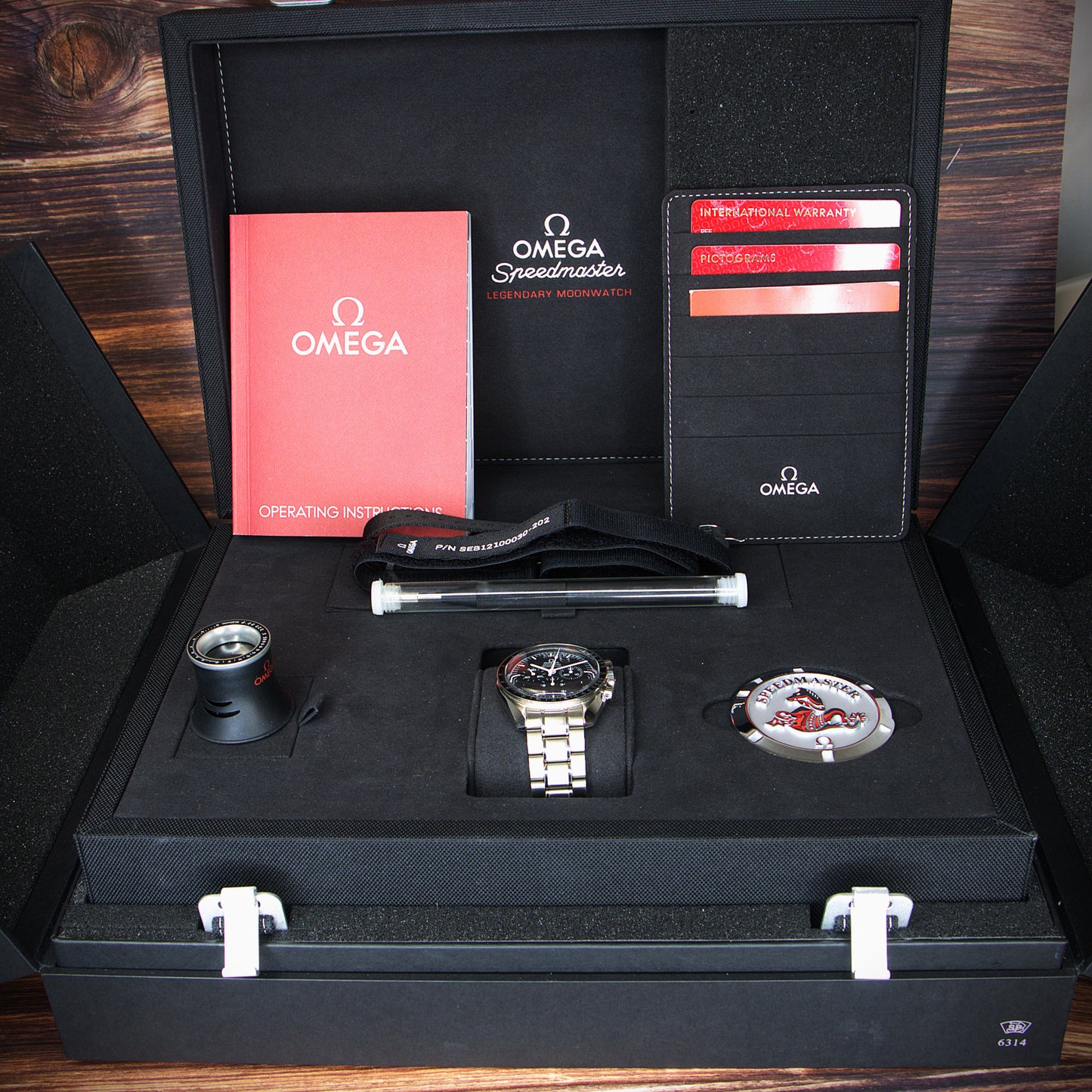 OMEGA Speedmaster Moonwatch Professional 311.30.42.30.01.005 Special Edition Box